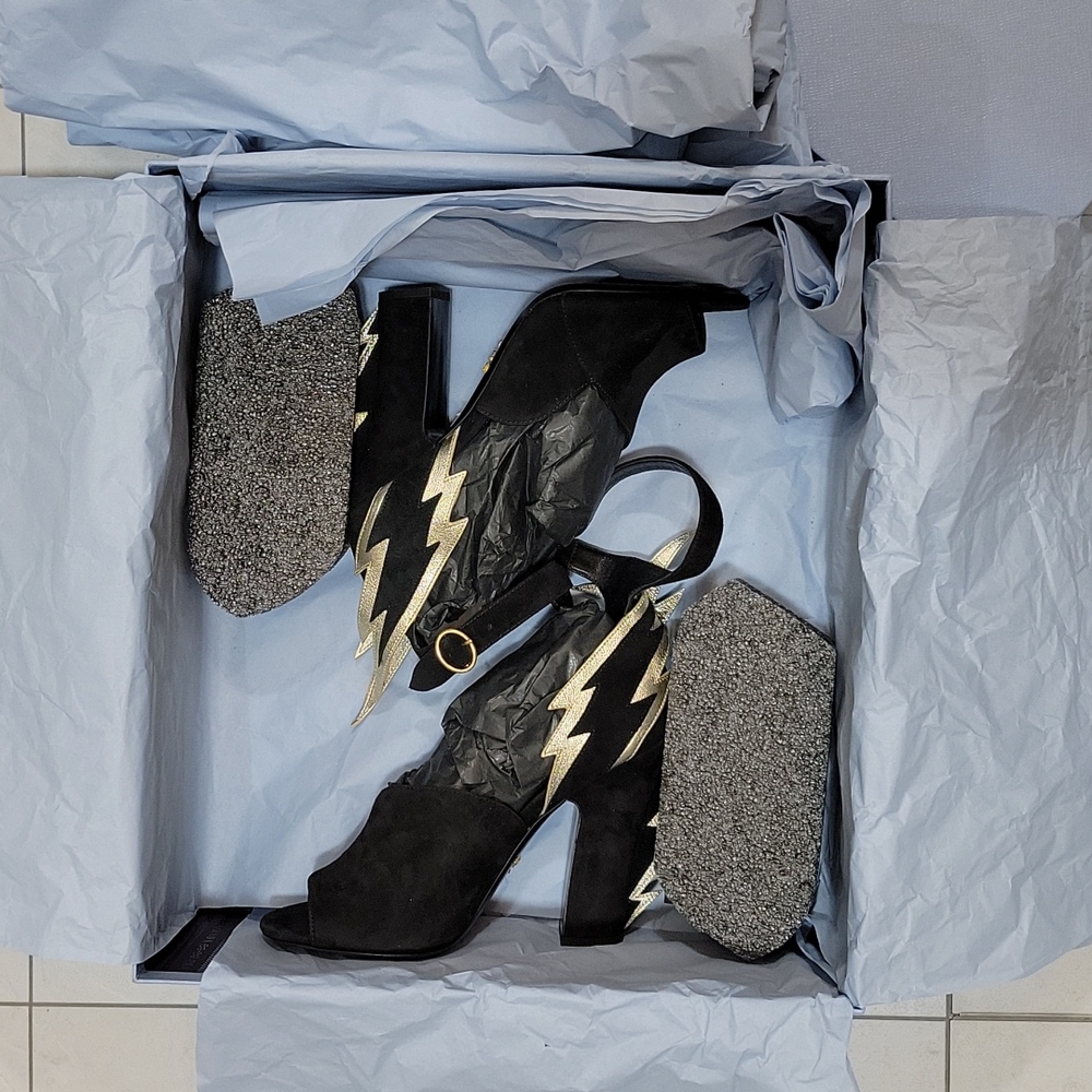 Prada - Picture 4 of 10